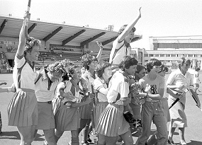 Zimbabwes team celebrates winning the first Olympic womens hockey gold in 1980