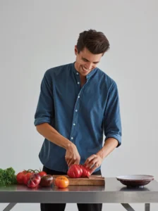 Julius Fiedler cooking plant-based recipes