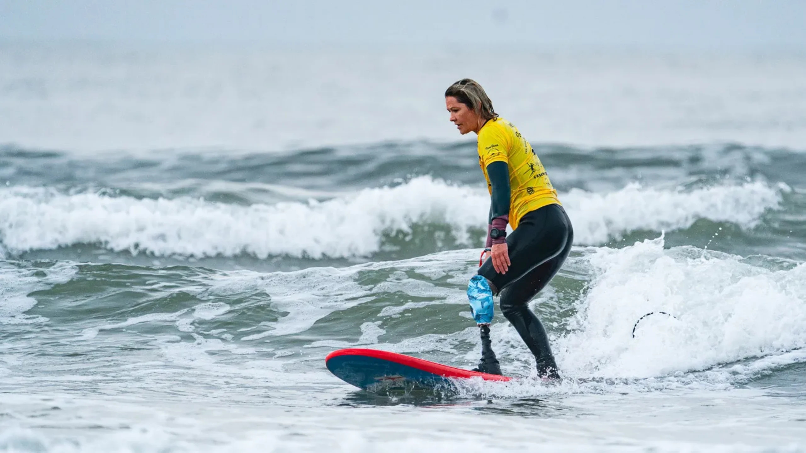 zoe-smith-Surfing-England-para-team