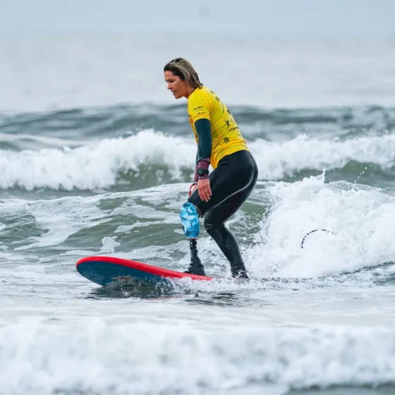 zoe-smith-Surfing-England-para-team